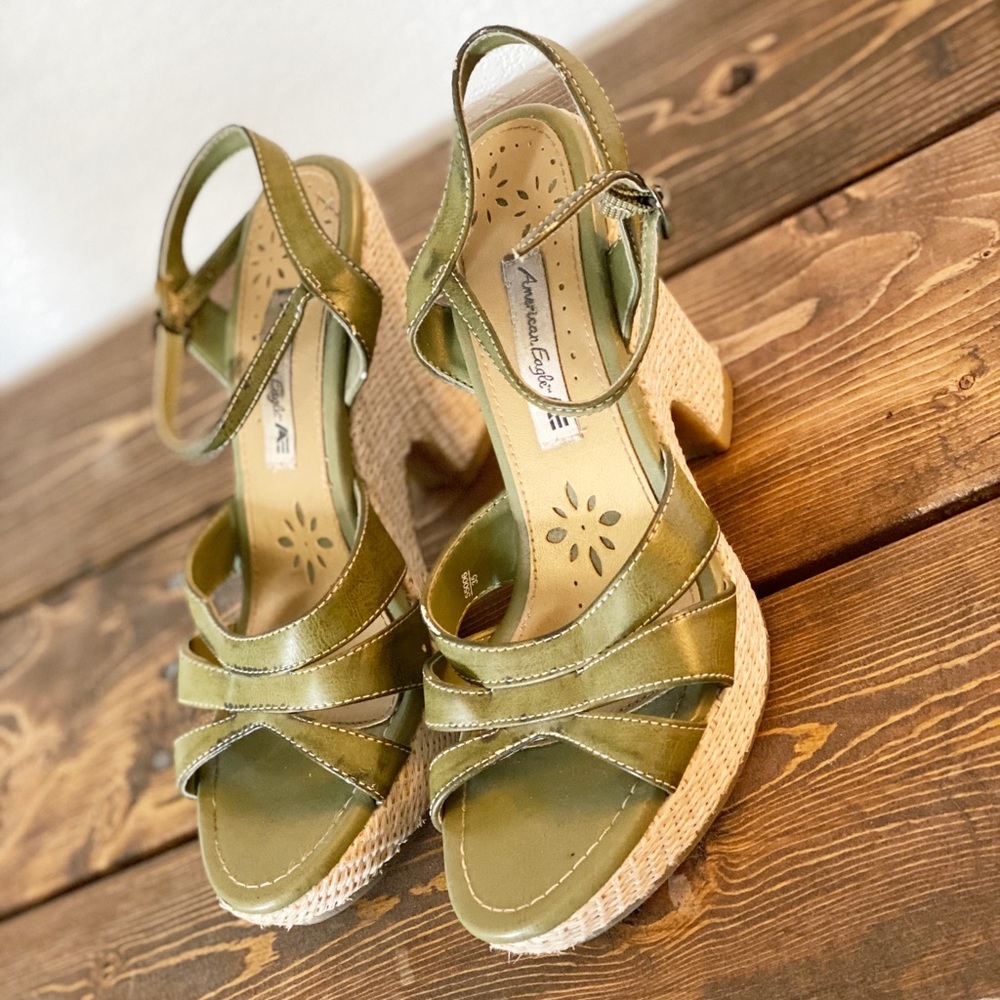 American eagle sandle wedge heels